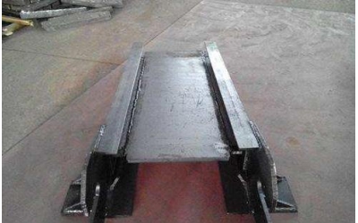 煤炭刮板机中部槽焊接自动化生产线